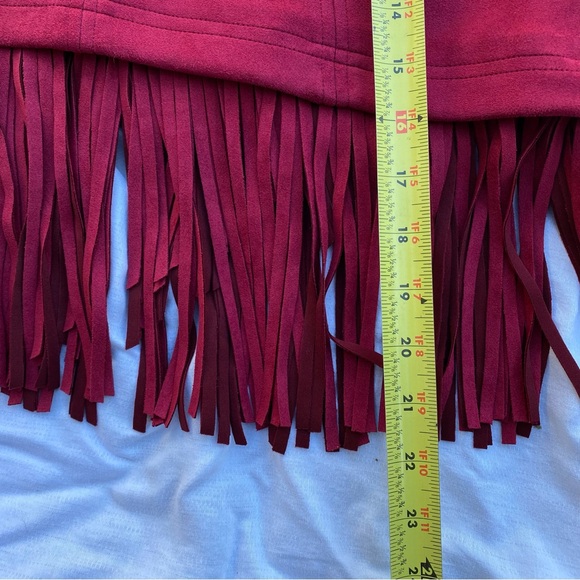 Skies Are Blue Cherry Red Faux Suede Fringe Mini Skirt Cowgirl Boho Christmas M - Picture 6 of 6